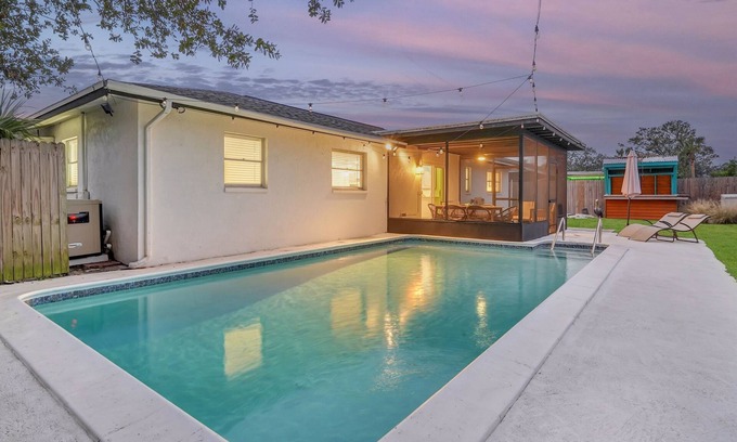 Bradenton House | Pet Friendly Paradise in Bradenton- Heated pool, Fully fenced yard