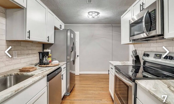 Goose Creek House | Pet Friendly Peace Home -35min to Isle of Palms-