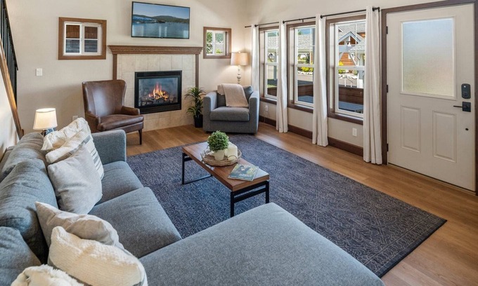Dover Bay House | Pet Friendly 'Pearl of Pend Oreille'