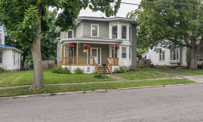 Penn Yan House | Pet-Friendly Penn Yan Home: Wineries, Parks, Lakes