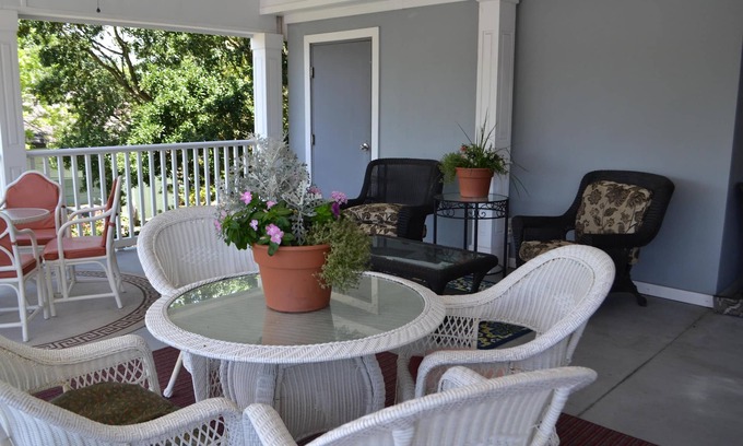 Morehead City Apartment | PET FRIENDLY rooms available, short walk to Historic Beaufort Waterfront