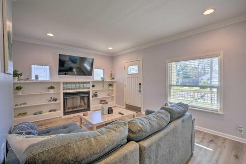 Southeastern Sacramento House | Pet-Friendly Sacramento Home about 5 to Downtown!