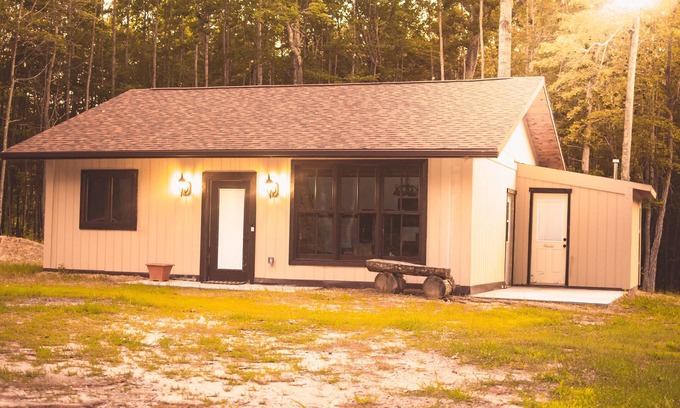Brainerd Cottage | Pet Friendly-Secluded-Fire Pit-300mbps internet