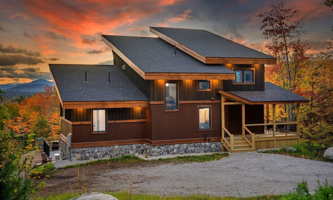 Bethel House | Pet Friendly, Ski Storage Room, Pool,Hot Tub, Sauna, Gameroom