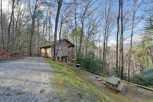 Bryson City House | Pet-Friendly Smoky Mountain Cabin Hunt and Fish!