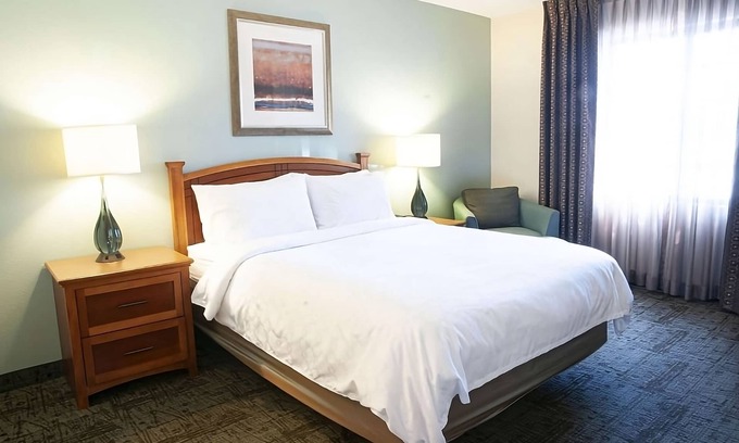 Vance Jackson Apartment | Pet-friendly Stay! TWO Comfortable 2BR Suite! Outdoor Pool, Free Breakfast!