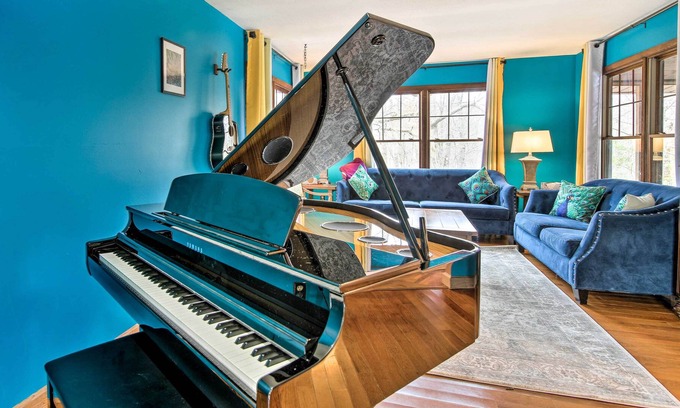 Helenwood House | Pet-Friendly Vacation Rental Near Brimstone!