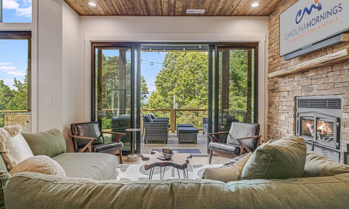 Maple Springs House | Pet-Friendly w/Deck, Views + Biltmore Pass | Modern Maggie Valley Escape