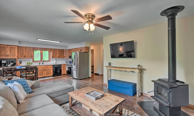 Mountain Springs House | Pet-Friendly Waynesville Home w/Mountain Views!