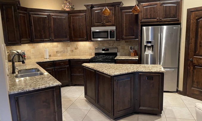 Edmond House | Pet Loving, Fenced, Garage, Near I-35, UCO, OCU, Lazy E, 3 comfortable beds