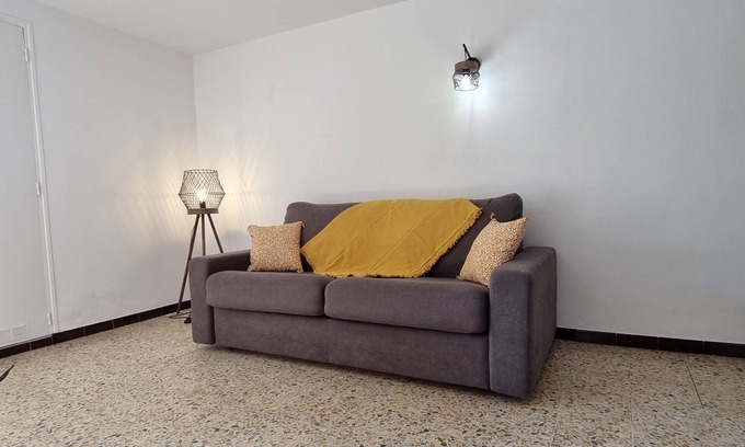Calenzana Apartment | Petit Appartement à la Campagne Avec Piscine. Proche des Plages de Calvi