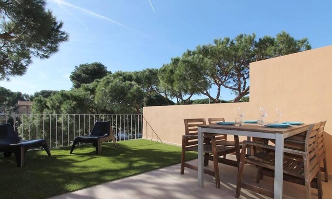 Castelldefels Apartment | Petit Bijou - Beach apartment III with Terraces & Wi-Fi