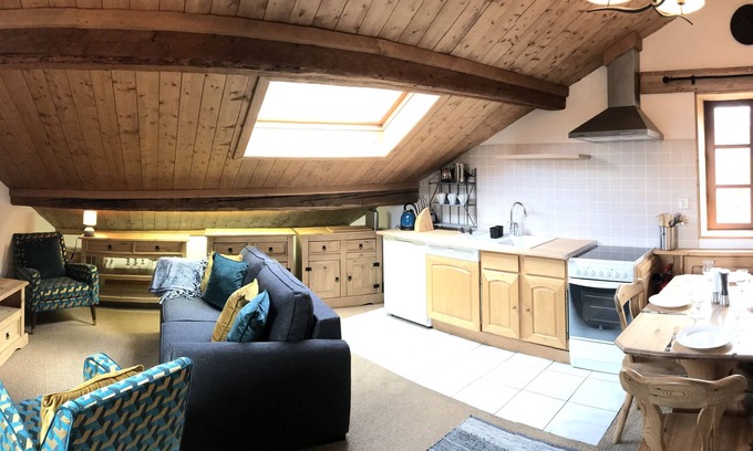 Meribel Ski Chalet | Petit Hibou, Gorgeous 1 bedroom apartment in Meribel