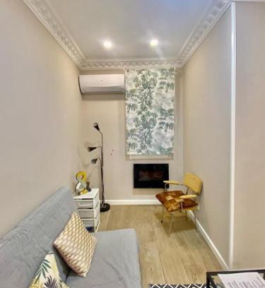 Imperial Apartment | Petit Loft toledo door - Casilda