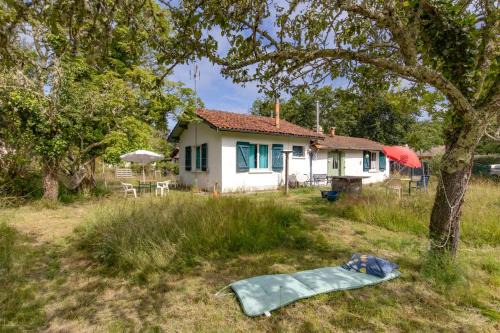 Hourtin House | Petite maison rustique et atypique