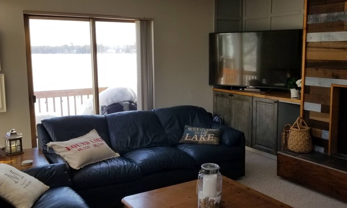 Petoskey Condo | Petoskey Beachfront. Close to skiing and marina.