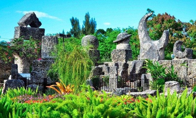 Florida City House | Pets are Welcome! 2 Relaxing Units Close to Coral Castle Museum! Pool, Parking!