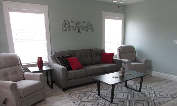 Prescott House | Pets are Welcomed to this Beautiful Downtown Prescott Bungalow