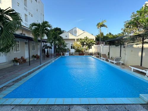 East Ham Tien Beach Hotel | Pharos Guesthouse