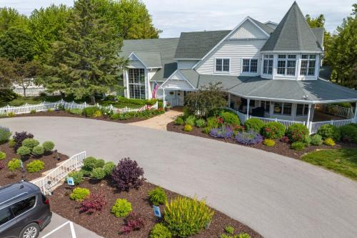 Sister Bay Hotel | Pheasant Park Resort