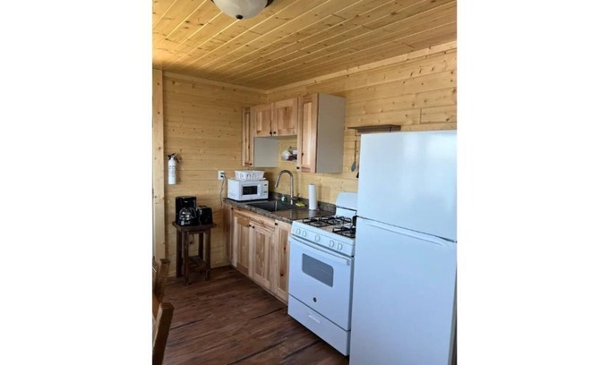 Phelps Cabin | Phelps Hillside Resort Cabin #4