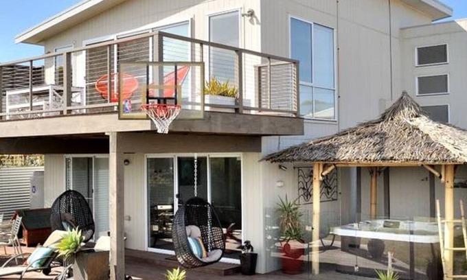 Surf Beach House | Phillip Island - Outdoor Spa, Sauna, Cinema Room, Billiards, Bay Views