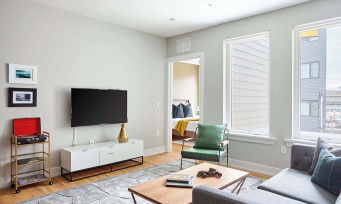 Fishtown Apartment | Philly’s 2BR Artful Retreat