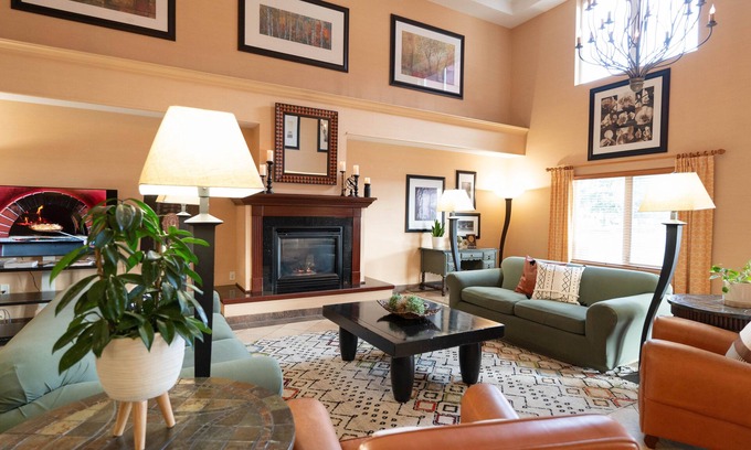 Albany Hotel | Phoenix Inn Suites - Albany