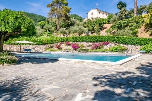 Pugliola Apartment | Piana di Solaro Modern Flat & Swimming Pool