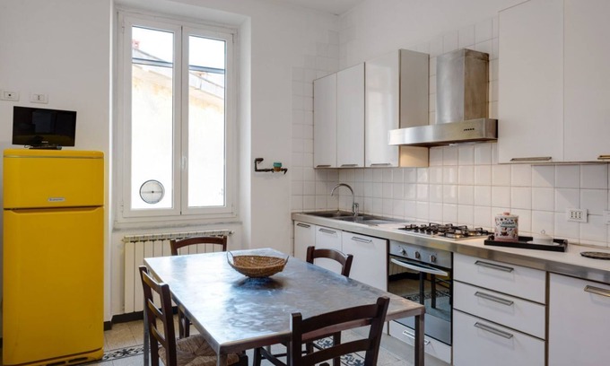 La Spezia Apartment | Piazza Concordia Apartment With Balcony x5