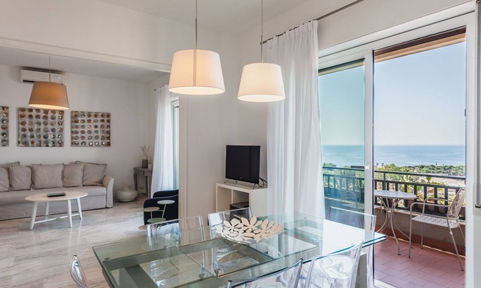 Picanello-Ognina-Barriera-Canalicchio Apartment | Piazza Europa Landscape by Wonderful Italy