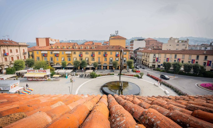 Alba Apartment | Piazza michele ferrero - sulla piazza centrale