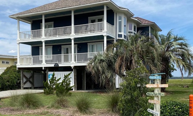 Caswell Beach House | Picayne