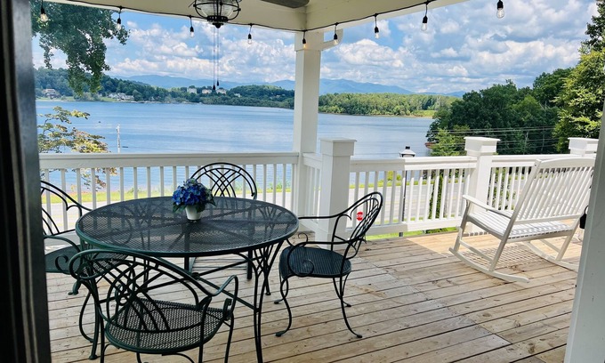 Hiawassee House | PICCINNIs Villa, Mtn & Lake Views, sleeps 12