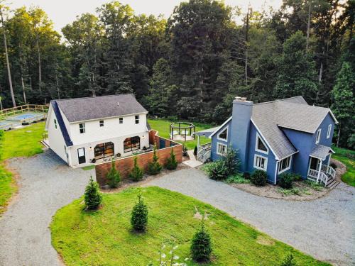 Nellysford House | Pickleball - 2 Homes - Sleeps 20 - 151 Brew Trail
