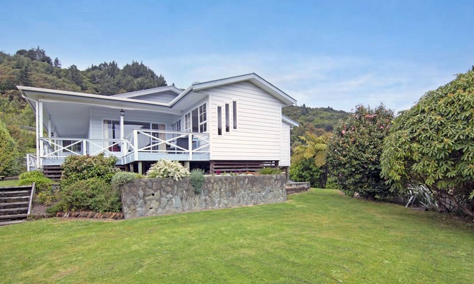 Picton House | Picton Daydreamer - Picton Holiday Home