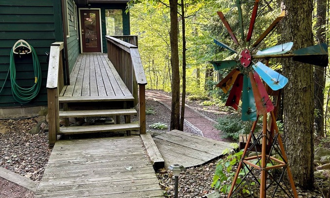Stone Lake Cabin | Picture-Perfect Cozy Northwoods Cabin On Crystal-Clear Lake