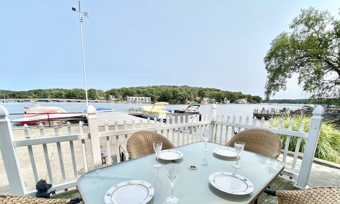 Hopatcong House | Picture Perfect Water Front Retreat!