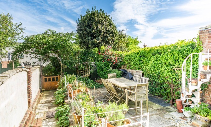 Arundel House | Picturesque cottage in the heart of Arundel