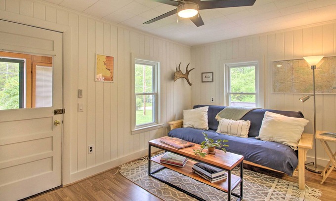 Bartlett House | Picturesque Retreat on 1 Acre w/Gas Grill!