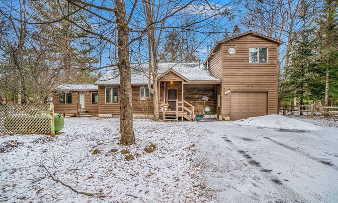 Thompsonville House | Picturesque, riverfront home with firepit, kayaks, canoe, grill, & W/D