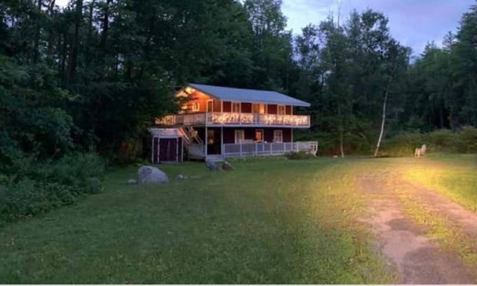 Wardsboro House | Picturesque Vt home w/double lvl wrap around deck