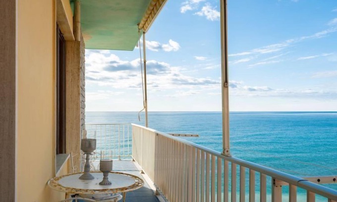 Riva Ligure Apartment | Pieds dans l'eau by Interhome