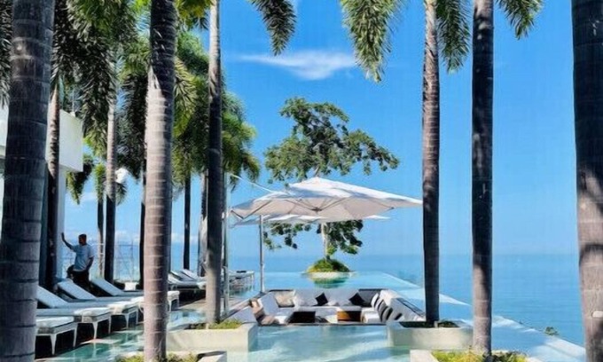 Romantic Zone Apartment | Pier 57 Penthouse 703 - Great Ocean Views & Location, Rooftop Infinity Pool