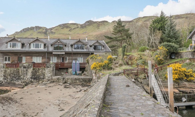 Slate Islands Cottage | PIER NORTH, pet friendly, country holiday cottage in Kilmelford