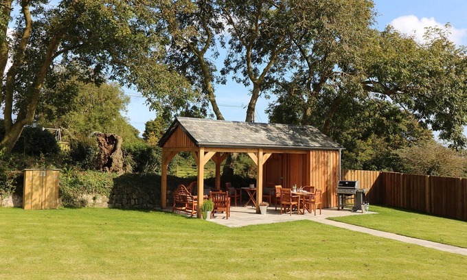 Falmouth Cottage | Pig House, Boskensoe Barns