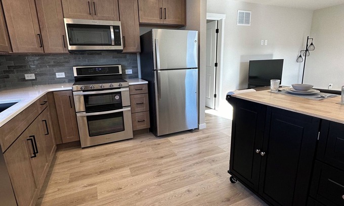 Colorado Springs Apartment | Pike’s Peak Residence. Charming 1-bedroom apartment in lovely Colorado Springs