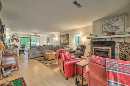 Groveland House | Pine Mountain Lake Haven with Spacious Deck!
