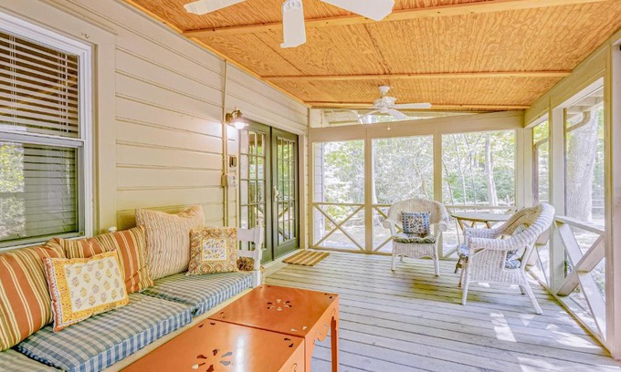 Black Mountain House | Pine Retreat Cottage