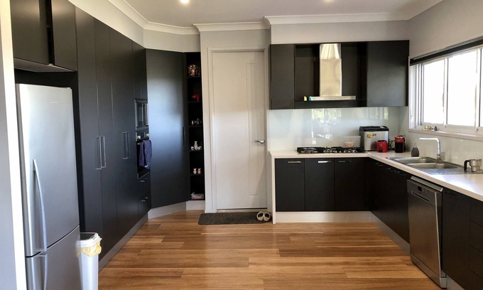 Alpine Bed & Breakfast | Pine Ridge Miniature Donkeys, Farm stay, private room in shared house